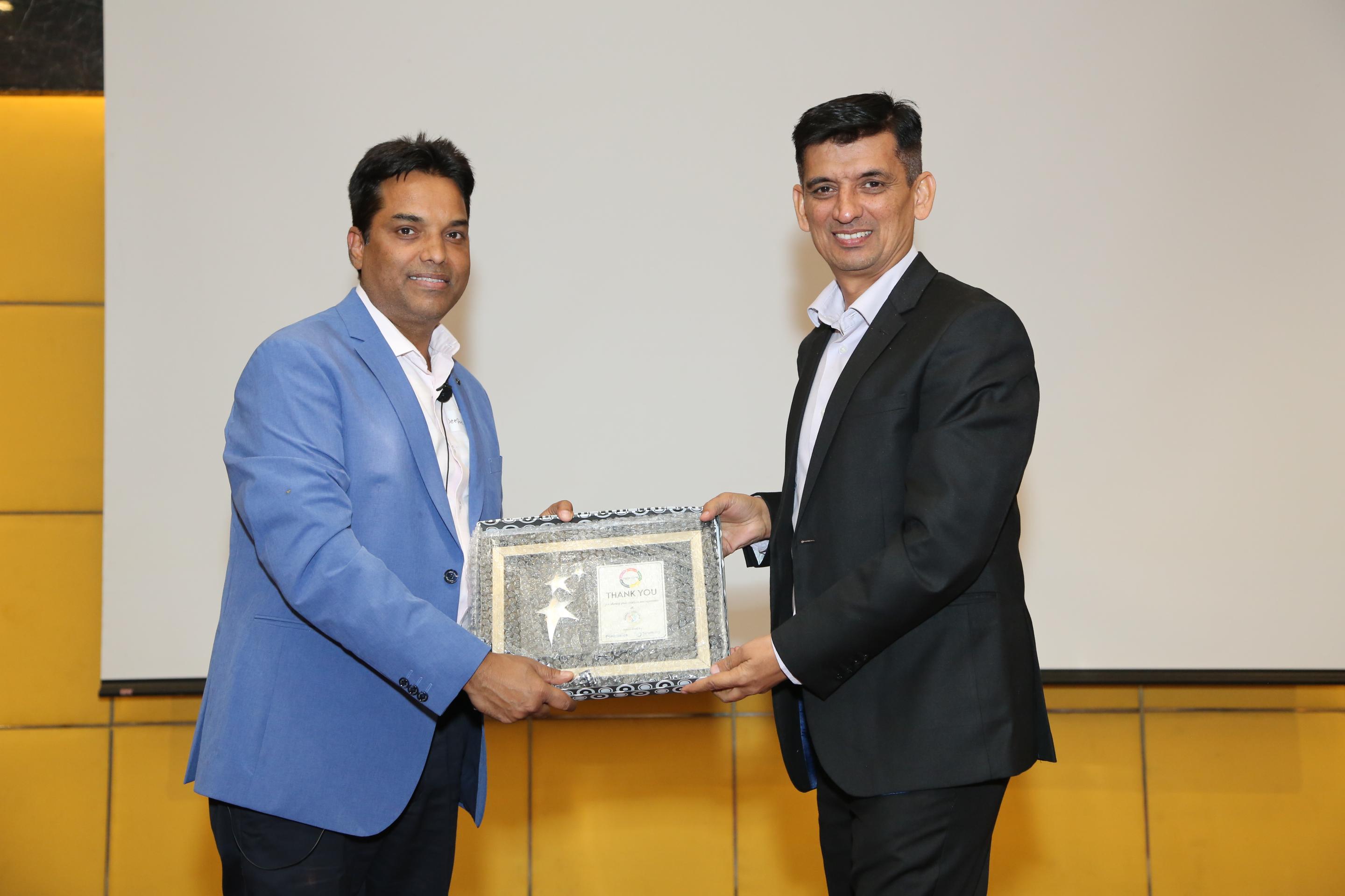 Slide illustrating Objective to Autonomy loop